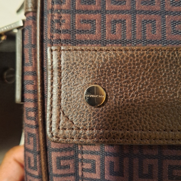 Givenchy Crossbody Unisex - Picture 12 of 14